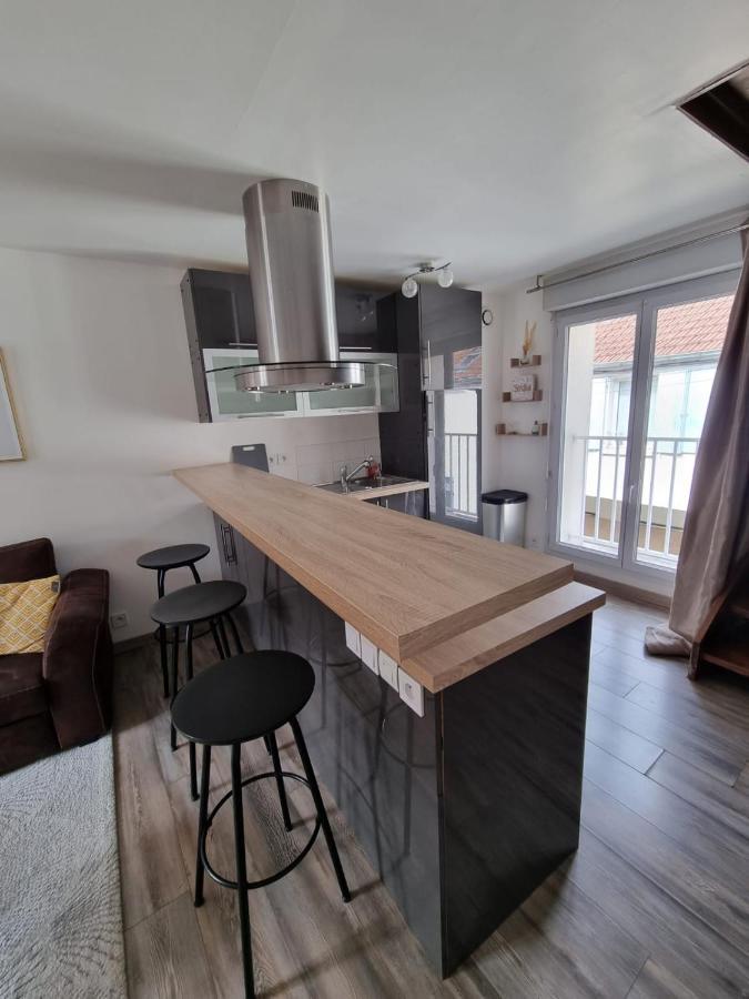 Duplex 40M2 Cocooning Coeur De Ville Avec Parking Neauphle-le-Château Exterior foto